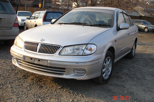 2001 Nissan Sunny Photos