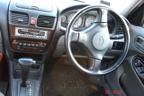 2001 Nissan Sunny Photos