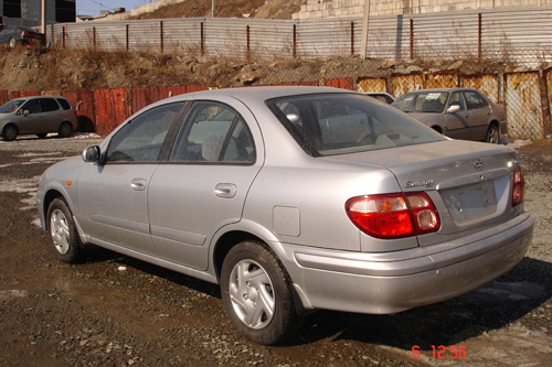 2001 Nissan Sunny Pictures