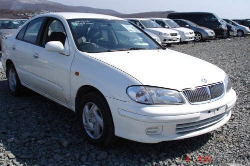 2001 Nissan Sunny Photos