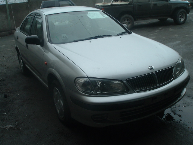 2001 Nissan Sunny Photos