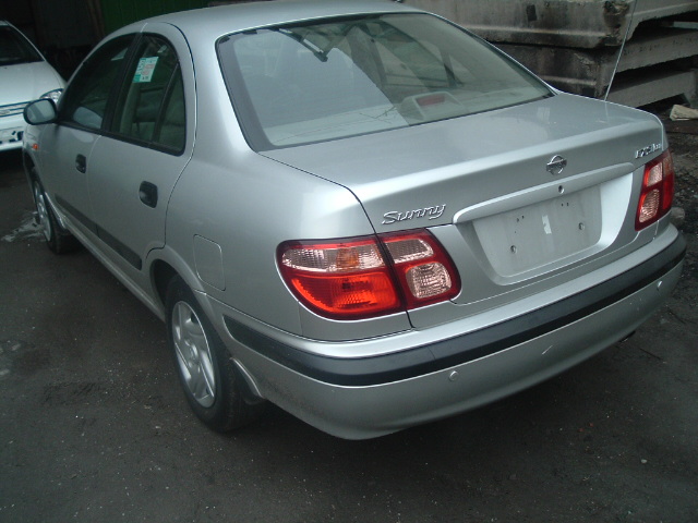 2001 Nissan Sunny Photos