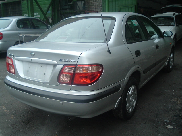 2001 Nissan Sunny Pictures