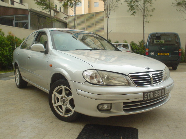 2001 Nissan Sunny Photos