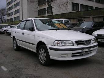 2001 Nissan Sunny Pictures