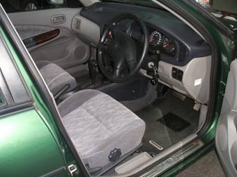 2001 Nissan Sunny Photos