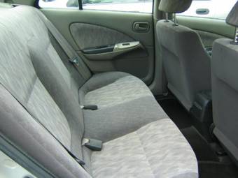 2001 Nissan Sunny Photos