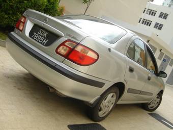 2001 Nissan Sunny Photos