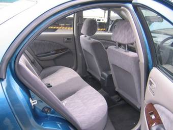 2001 Nissan Sunny Pictures
