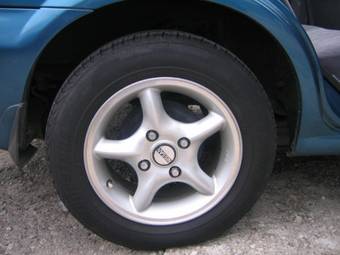2001 Nissan Sunny Photos