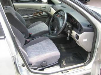 2001 Nissan Sunny Photos