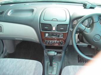 2001 Nissan Sunny Pictures