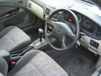2001 Nissan Sunny Photos