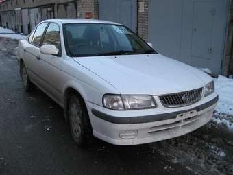 2001 Nissan Sunny Pictures