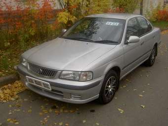 2001 Nissan Sunny Pictures