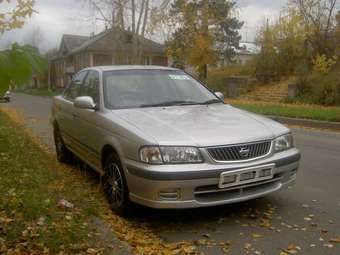 2001 Nissan Sunny Photos