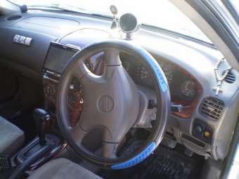 2001 Nissan Sunny Pictures