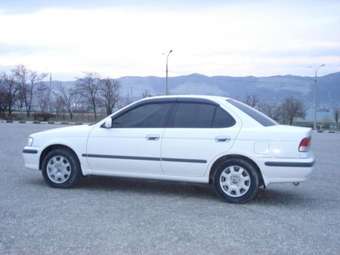 2001 Nissan Sunny Pictures