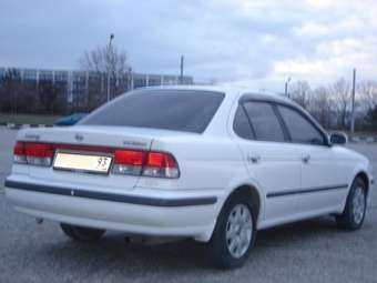 2001 Nissan Sunny Photos