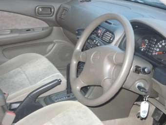2001 Nissan Sunny Photos