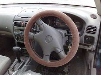 2001 Nissan Sunny Pictures