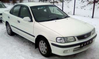 2001 Nissan Sunny Pictures