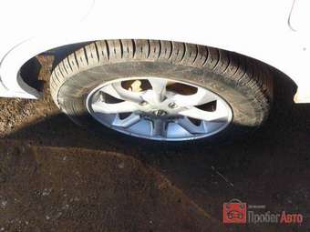2001 Nissan Sunny Pictures