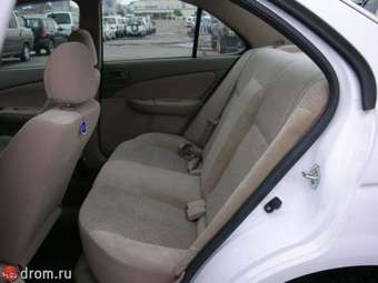 2001 Nissan Sunny Pictures
