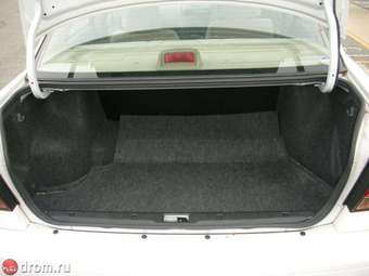 2001 Nissan Sunny Pictures