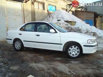 2001 Nissan Sunny Pictures