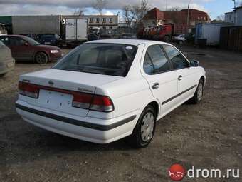 2001 Nissan Sunny Pictures