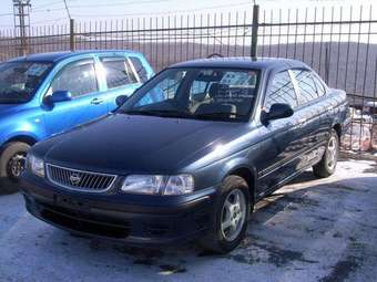 2001 Nissan Sunny Photos