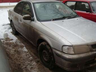 2001 Nissan Sunny Pictures