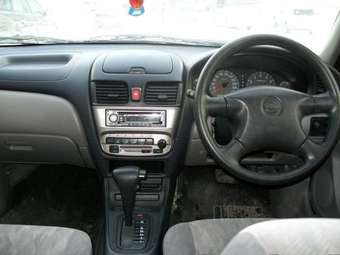 2001 Nissan Sunny Pictures