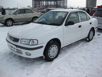 2001 Nissan Sunny Pictures