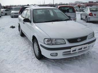 2001 Nissan Sunny Photos