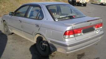 2001 Nissan Sunny Pictures