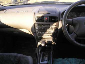 2001 Nissan Sunny Photos