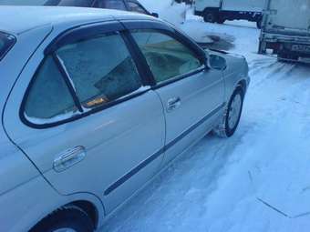 2001 Nissan Sunny Pictures