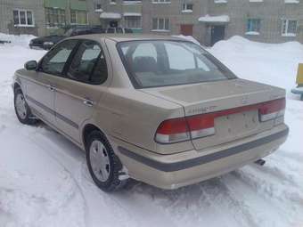 2001 Nissan Sunny Photos