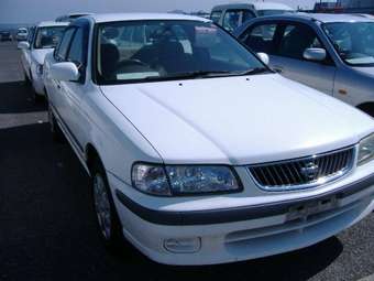 2001 Nissan Sunny Pictures