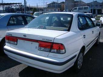 2001 Nissan Sunny Photos