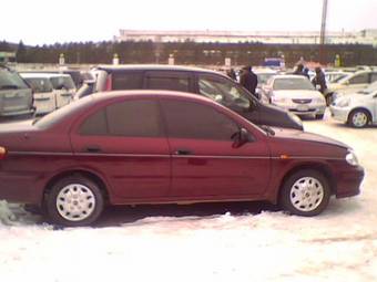 2001 Nissan Sunny Pictures