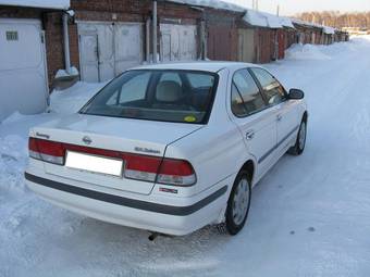 2001 Nissan Sunny Photos