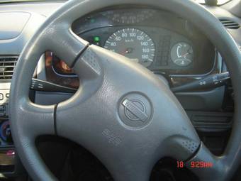 2001 Nissan Sunny Photos