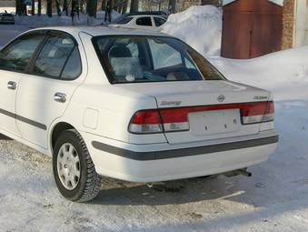 2001 Nissan Sunny Pictures