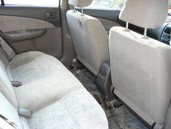 2001 Nissan Sunny Pictures