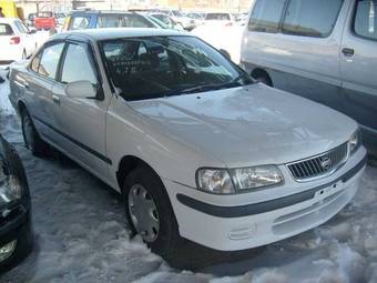 2001 Nissan Sunny Photos