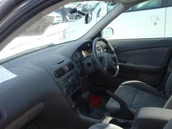 2001 Nissan Sunny Pictures