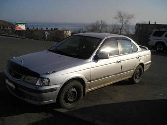 2001 Nissan Sunny Photos